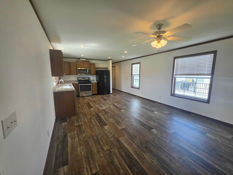 Building Photo - 73 Meggan Dr