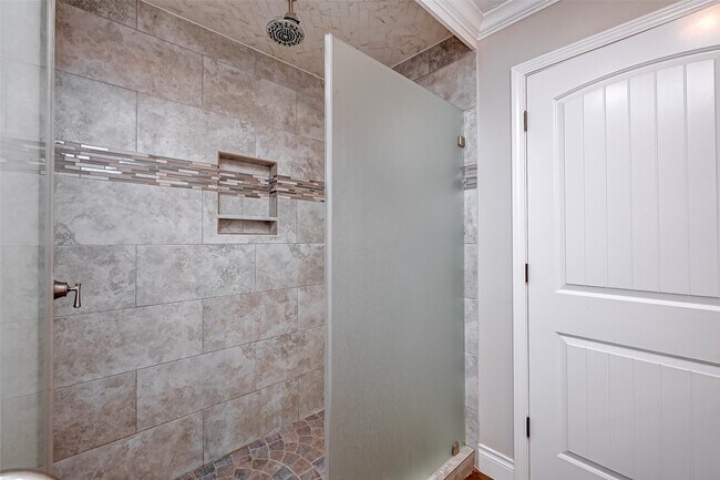 Building Photo - 4623 Birch Cove