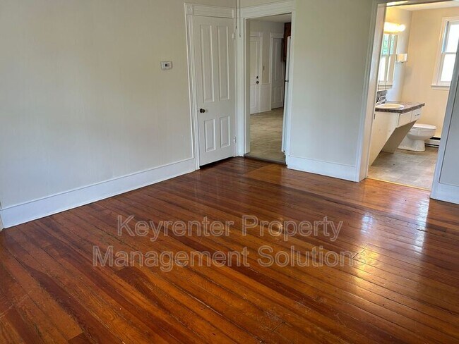 Building Photo - 209 Tanner Ln