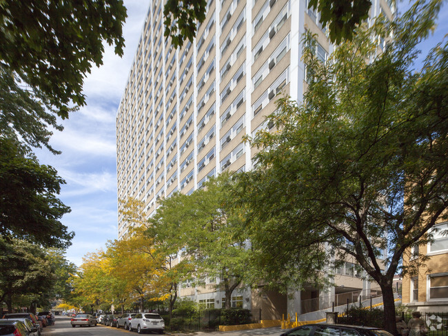 Building Photo - Lakeside Square Apartments