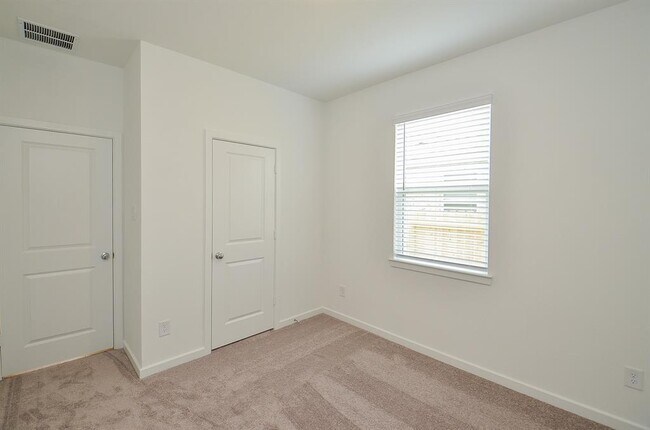 Building Photo - 9727 Rialto Hts Dr