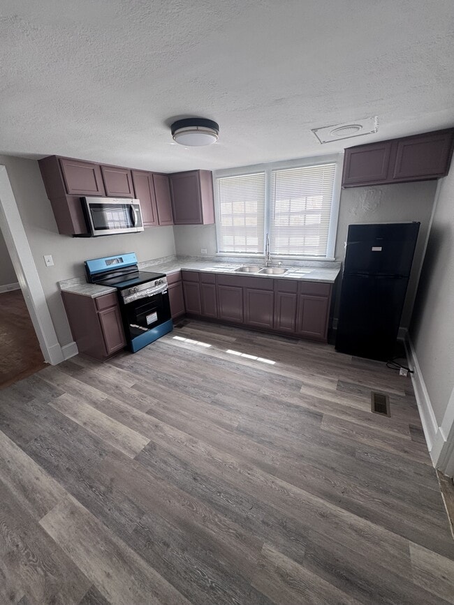 Building Photo - 105 Murray Dr