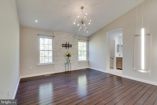 Building Photo - 6153 Forest Creek Ln