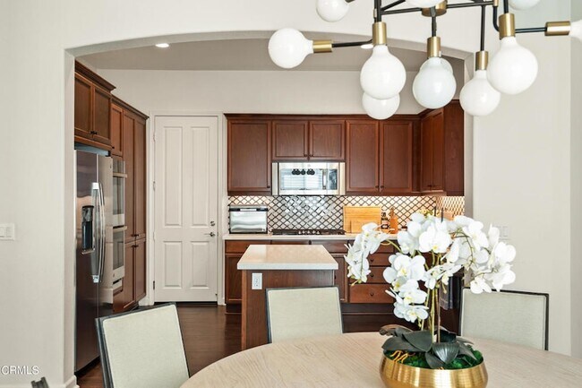 Building Photo - 1560 Thorpe Trl