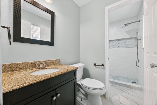 Building Photo - 10004 Woodhaven Dr