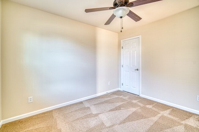 Building Photo - Incredible Home In Gated Community/Simpsonville