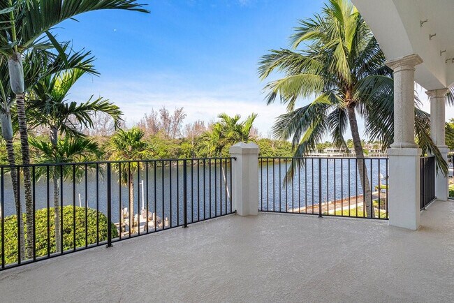 Building Photo - 549 NE 19th Ave