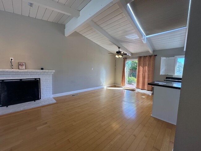 Building Photo - 2350 Rosewood Dr