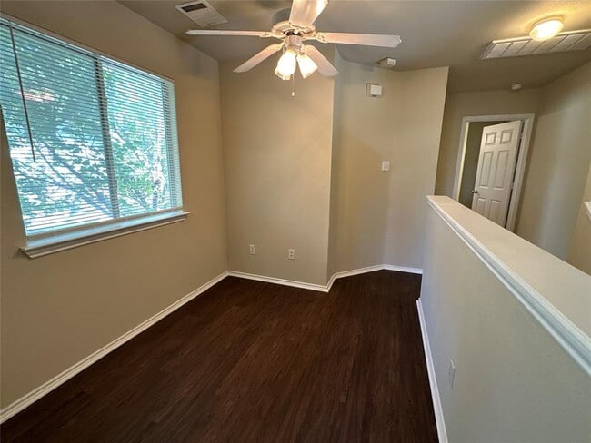 Building Photo - 2315 Bluffstone Dr