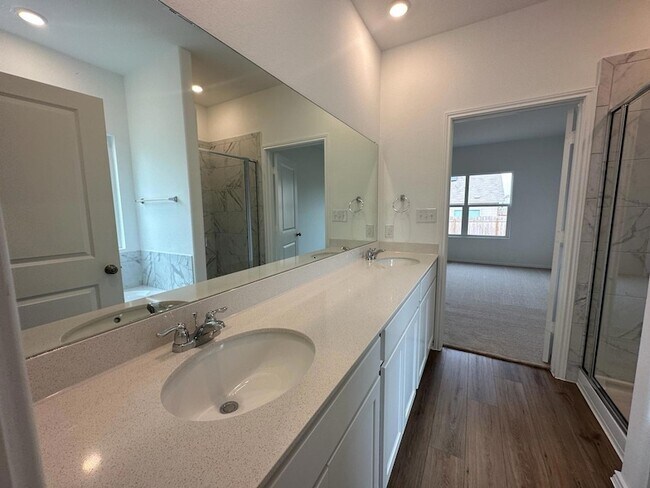 Building Photo - 229 Sonterra Dr