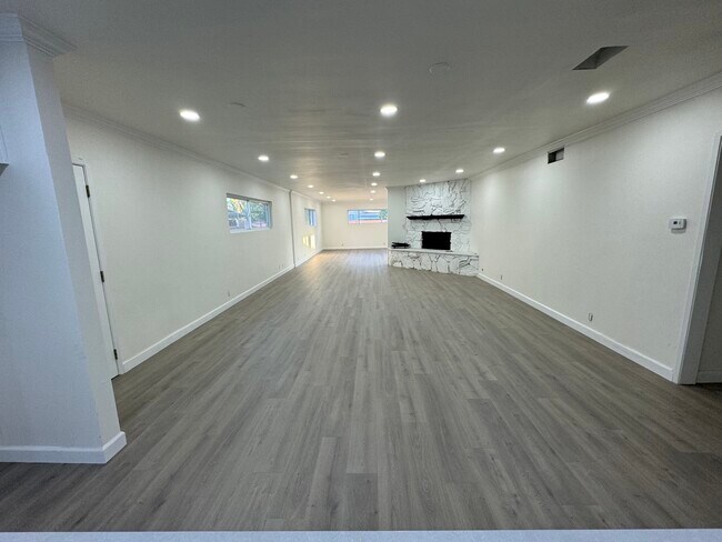 Building Photo - 3536 West Ave