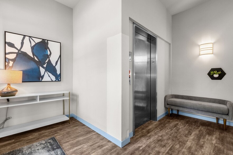 Building Photo - Lynwood Commons