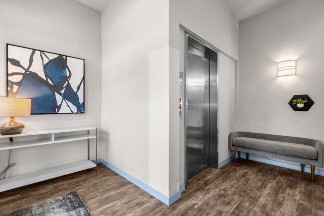 Building Photo - Lynwood Commons