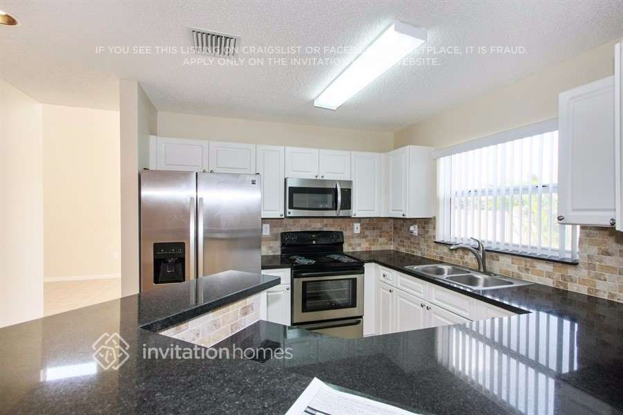 Building Photo - 9546 SW 156th Pl