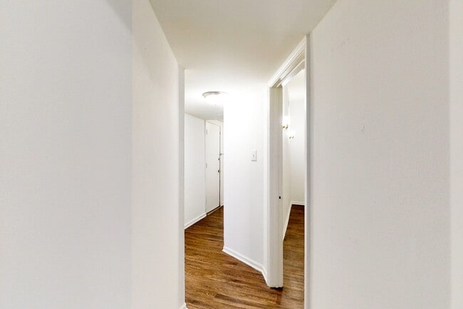 Floorplan - 925 East 46th Street