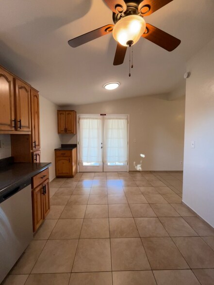 Building Photo - 8321 E Gettysburg Pl