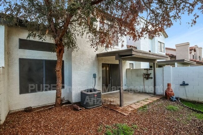 Building Photo - 1117 W Mango Dr