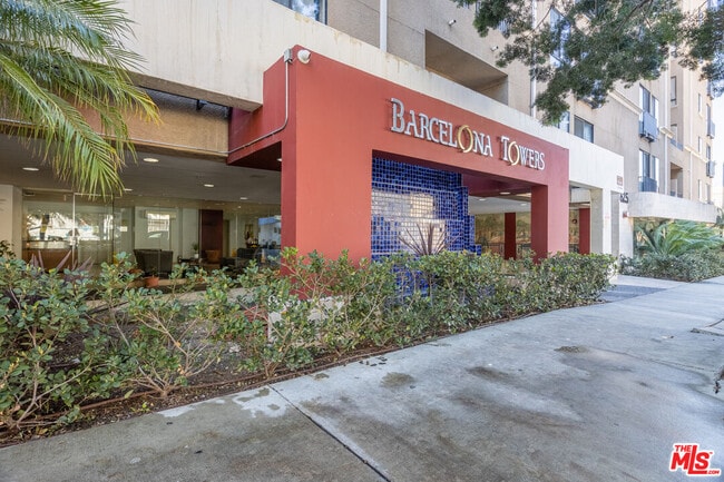 Building Photo - 625 S Berendo St