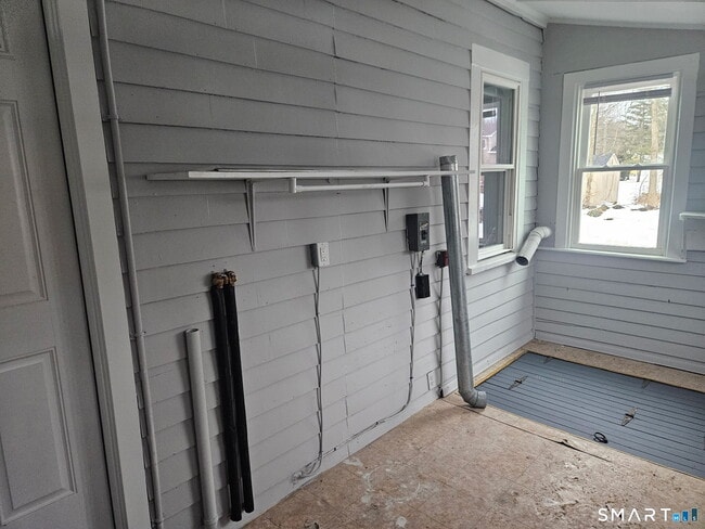 Building Photo - 35 Morris Rd