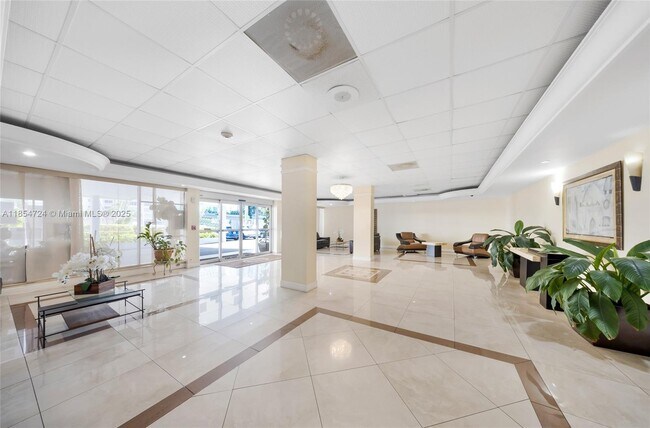 Building Photo - 18081 Biscayne Blvd