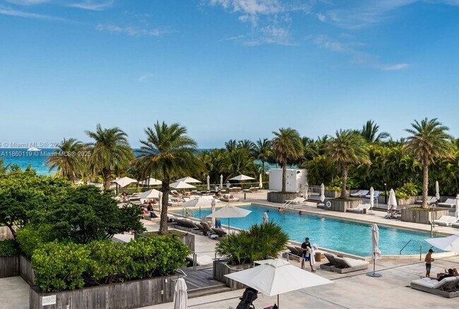 Building Photo - 2301 Collins Ave