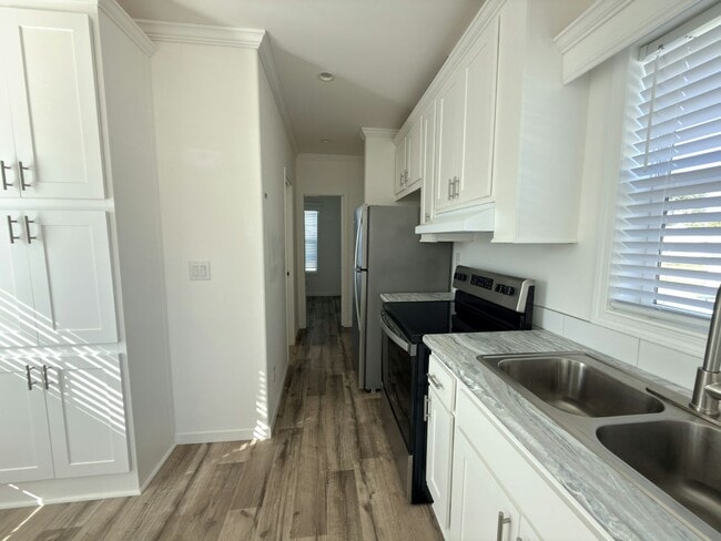 Building Photo - 7250 FL-44