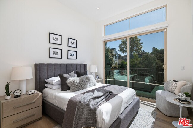 Building Photo - 130 S Sepulveda Blvd