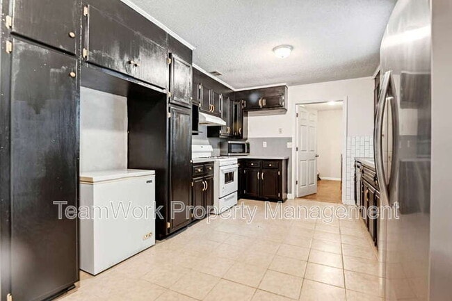 Building Photo - 4467 Donwood Cir