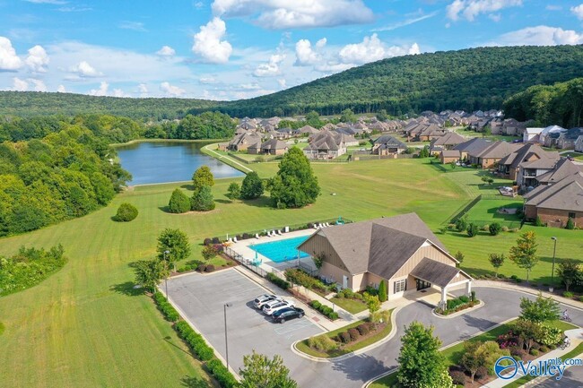 Building Photo - 8105 Goose Ridge Dr SE