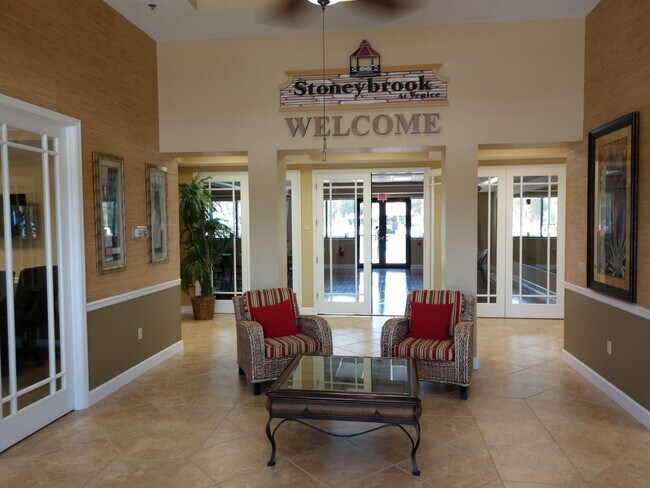 Building Photo - Annual Pool Home in The Stoneybrook Community of Venice!