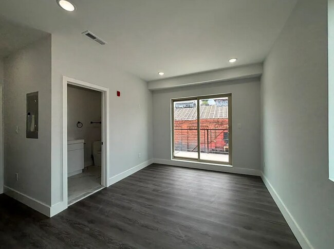 Building Photo - 675 N 41st St