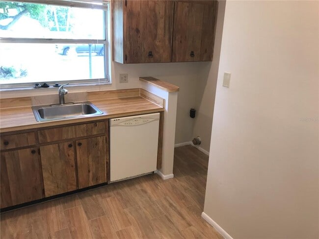 Building Photo - 3705 34th Ave Dr W