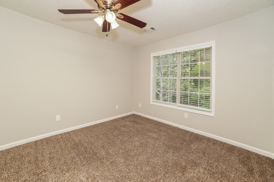 Building Photo - 2446 Letha Ln