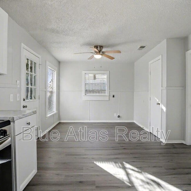 Building Photo - 4024 Wiman Dr