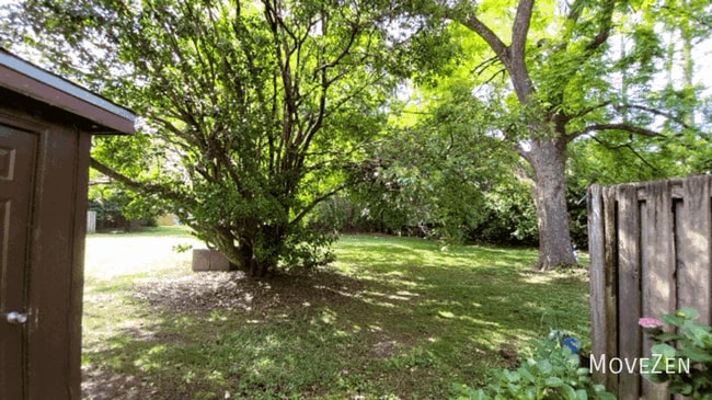 Building Photo - 5805 Nottoway Ct