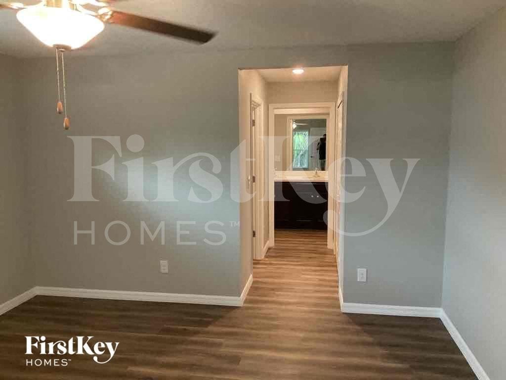 Building Photo - 1235 Desmond St