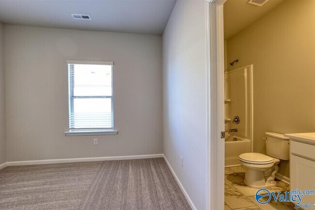 Building Photo - 115 Willow Rose Ln