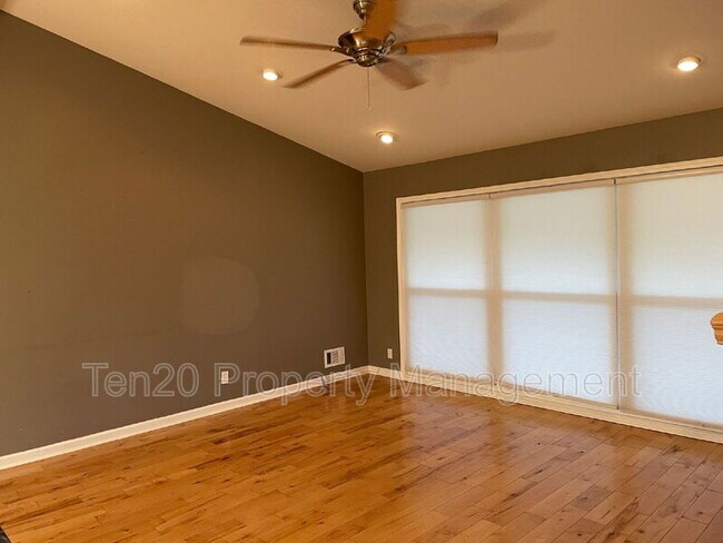 Building Photo - 3211 Maricopa Dr