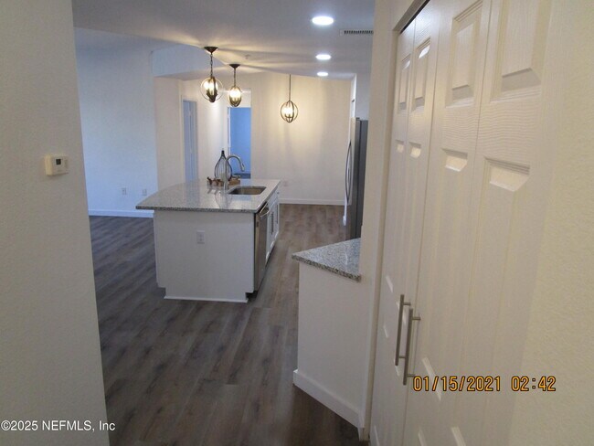 Building Photo - 410 S Villa San Marco Dr