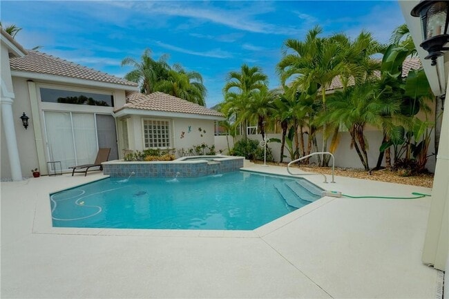 Building Photo - 20107 Ocean Key Dr