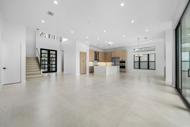 Building Photo - 9516 Riverside Pk Dr
