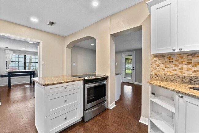 Building Photo - 4008 W Swann Ave