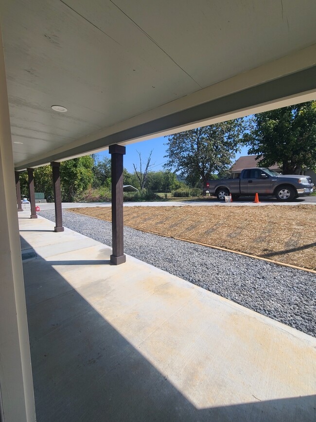 Building Photo - 5719 Mulberry St