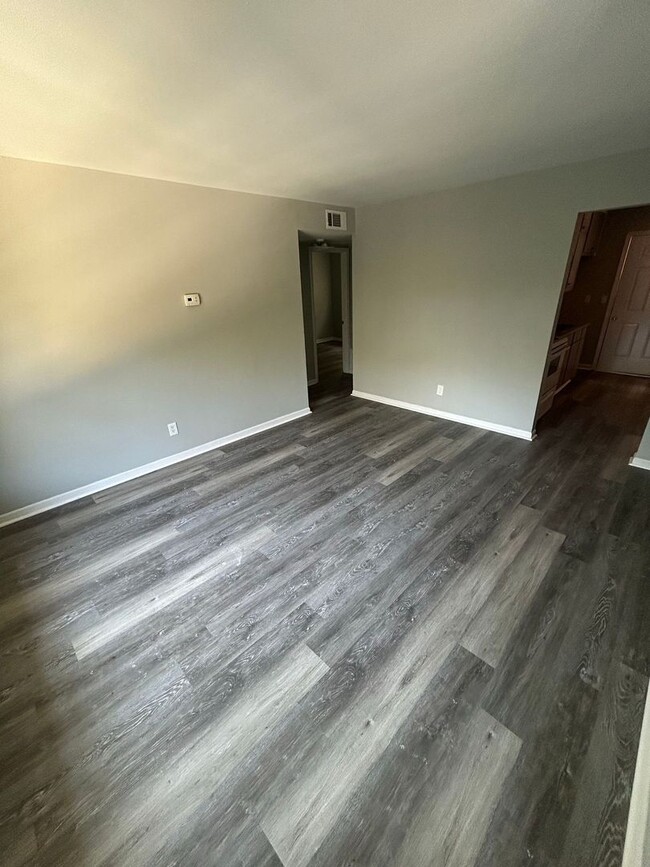 Building Photo - Apartment in Carrollton City Limits with a...