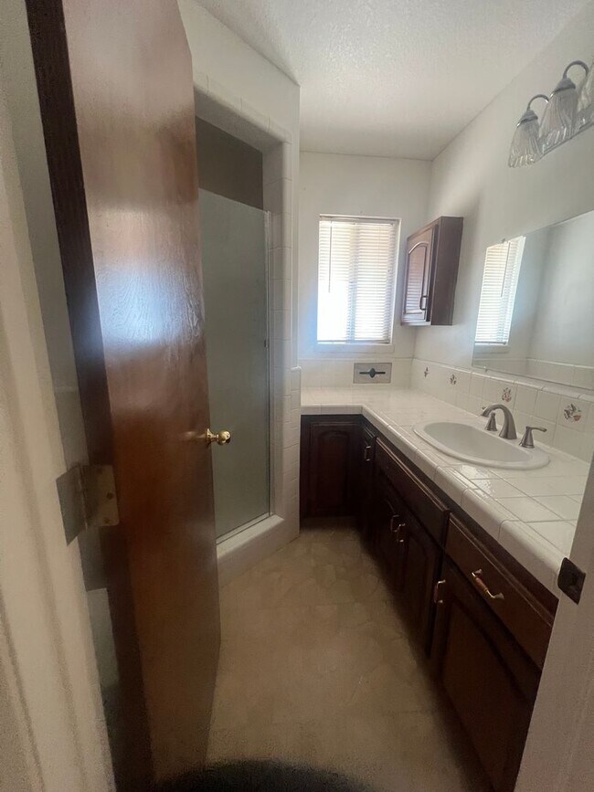 Building Photo - Nothing but short of Amazing - 3 Bedroom home!