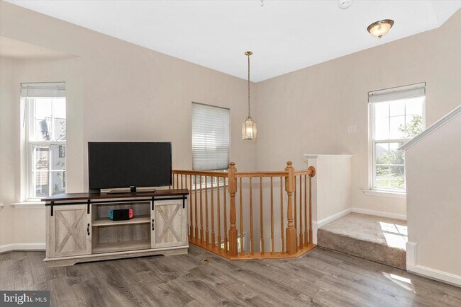 Building Photo - 1742 Trestle St