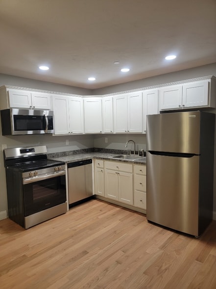 Building Photo - 45 Arlington St