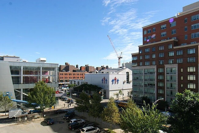 Building Photo - 305 W 123rd St
