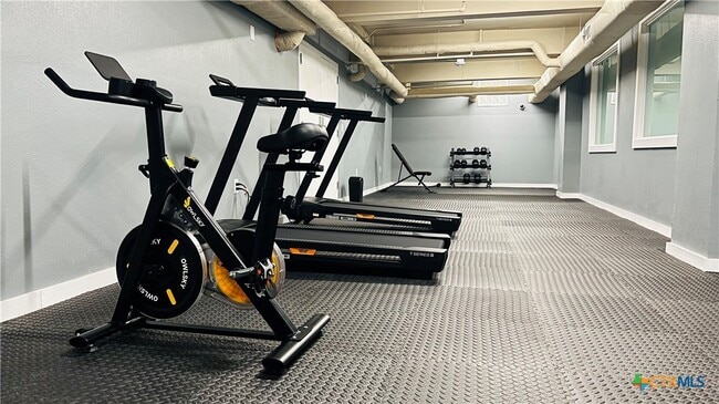 Building Photo - 103 E Central Ave