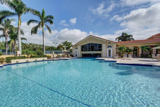 Building Photo - 5256 Glenville Dr